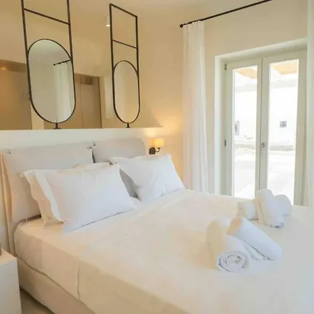 Bright New Luxury Villa וילה